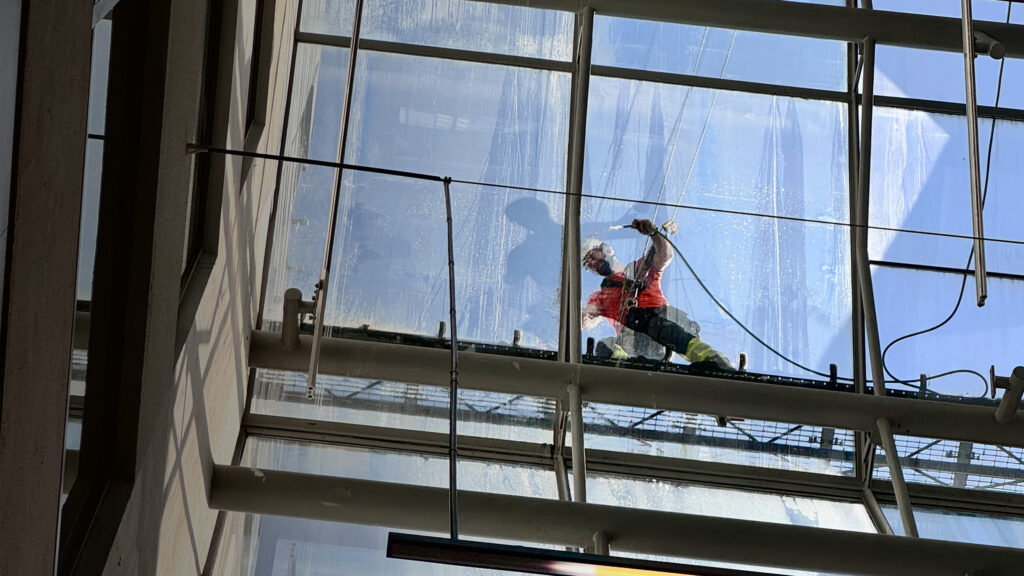 Nocumentum kollar tätning av fönster på hög höjd